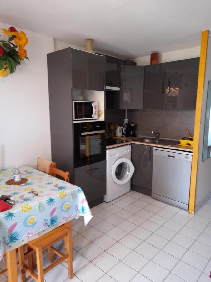 Joli T2 Rdc, Bord De , Piscine , Aresquiers 34